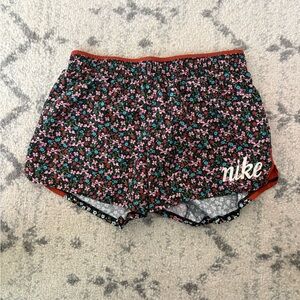Nike Dri-FIT Floral Running Shorts Womens Small Lined Athletic NWOT